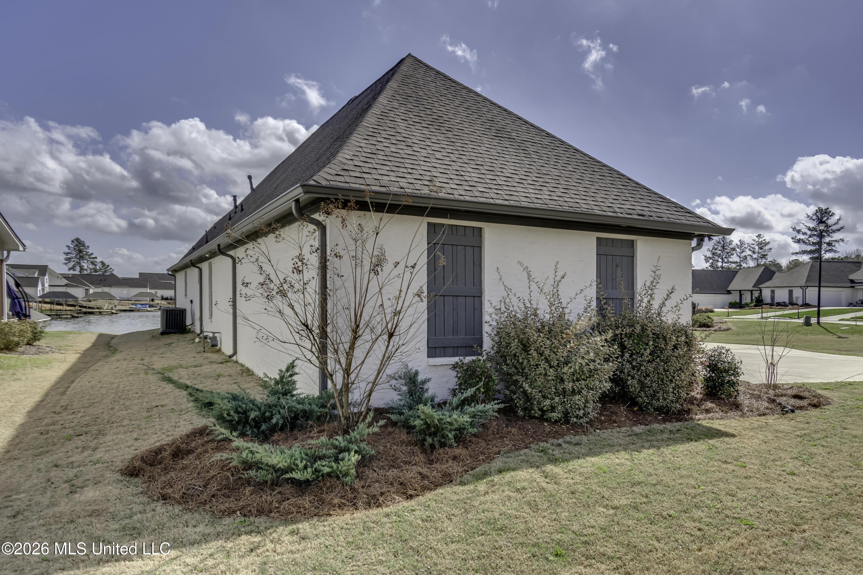 Image 3: 200 Heron Bay Cir--9 (1)