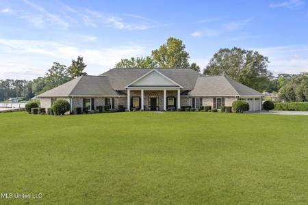 68 Canebrake Boulevard