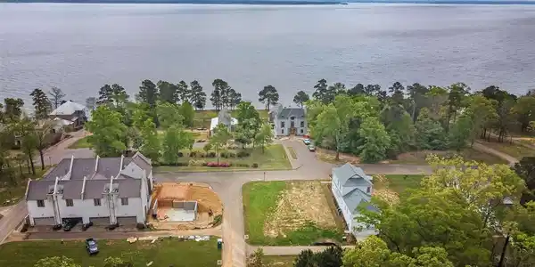 206 N NATCHEZ DR