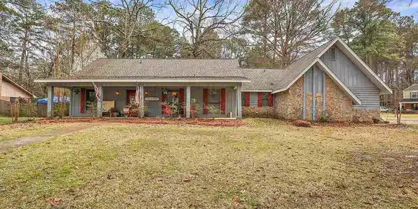 232 MAGNOLIA TRAIL