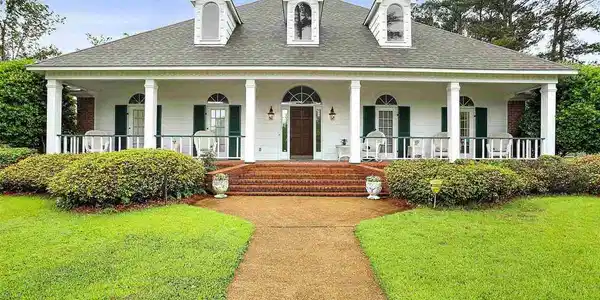 309 LAKE BREEZE DR