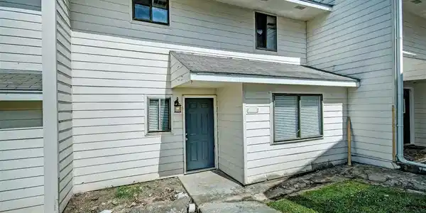 1065 WINDROSE DR
