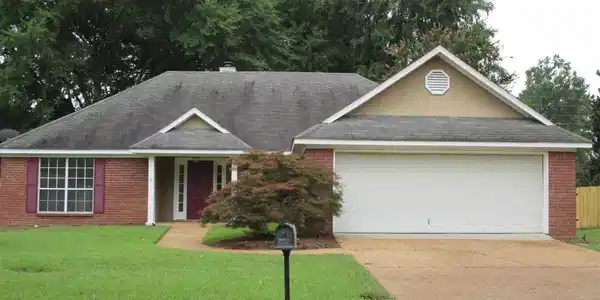 226 MANDARIN DR