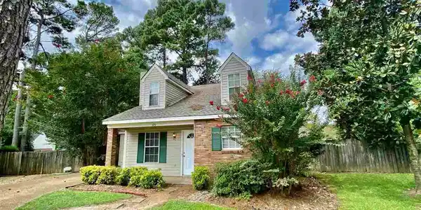 125 HIDDEN CREST DR