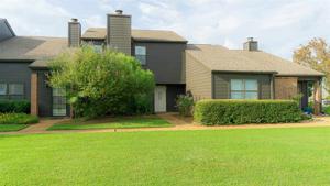 57 WOODLAKE DR
