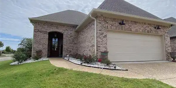 50 CHARLESTON CIR