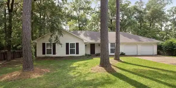 211 Camelia Trail