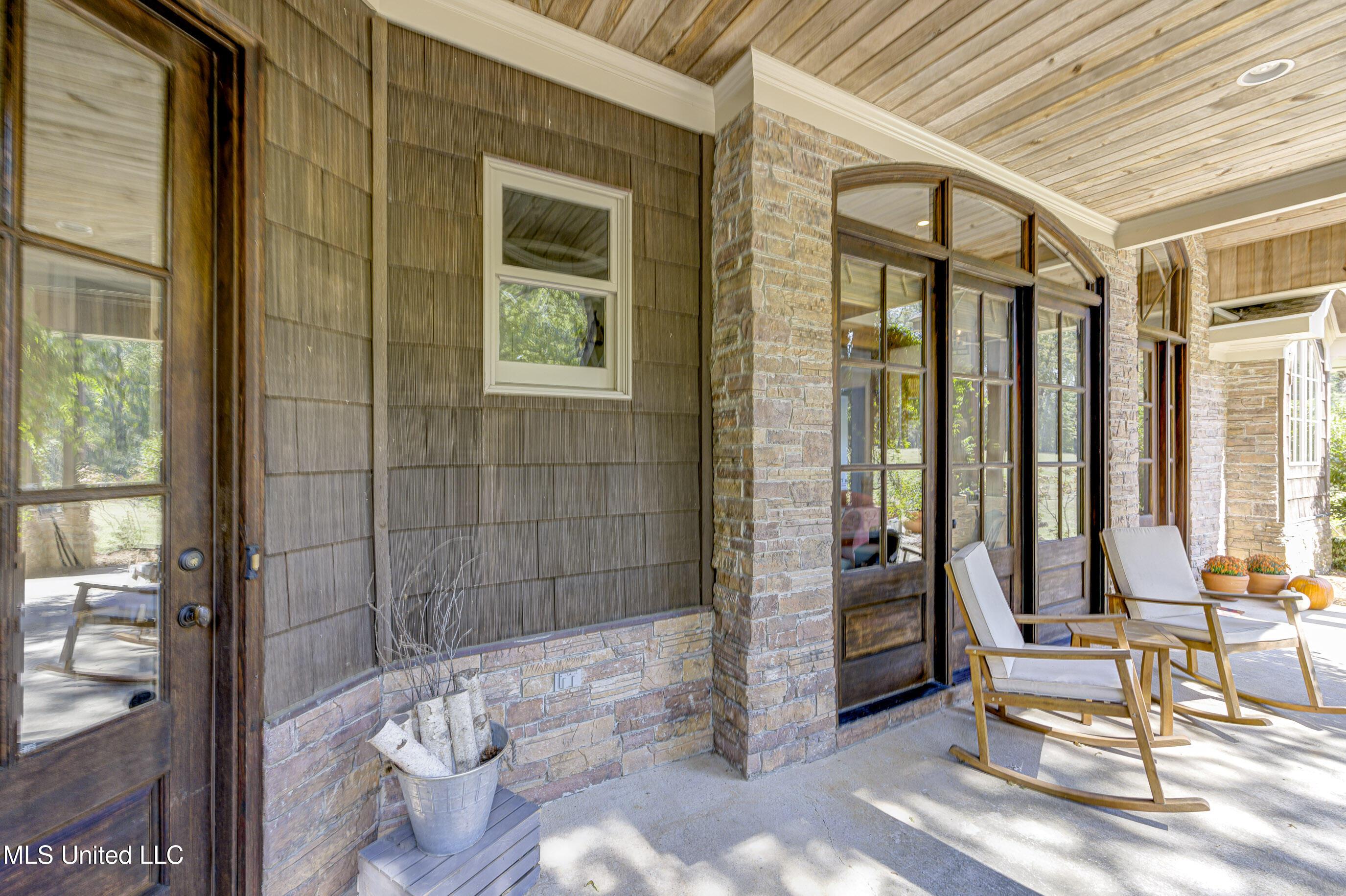 Image 4: Front Porch 2