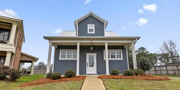 317 Hamilton Court