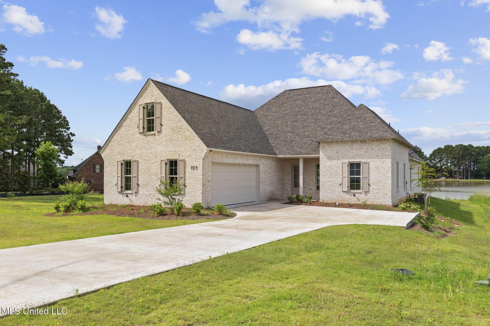 Image 2: 2-web-or-mls-103 Charleston Cv-1