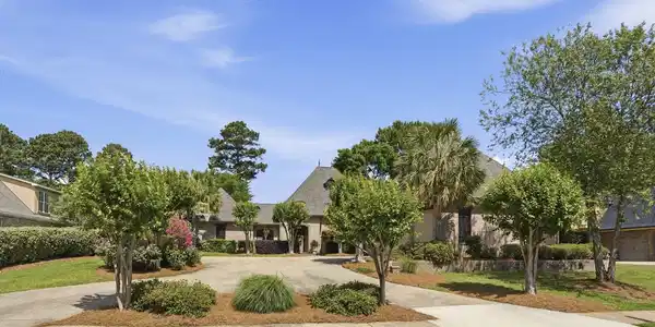 137 Peninsula Drive