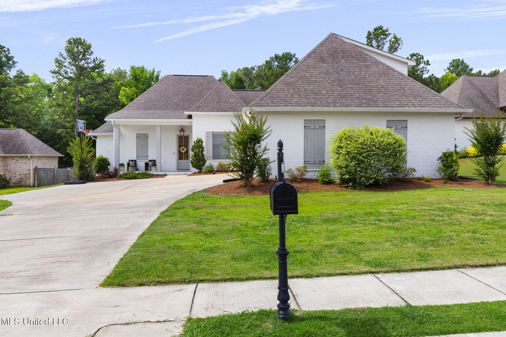 Image 2: 54-web-or-mls-105 Camden Lake-54