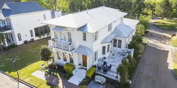 208 N Natchez Drive