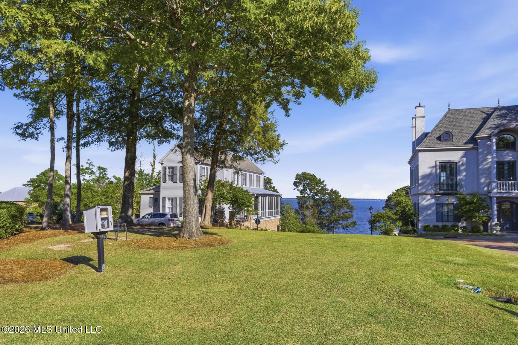 Image 3: Perfect Water Views!