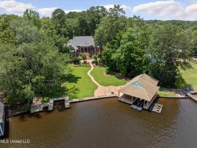 213 W Canebrake Boulevard