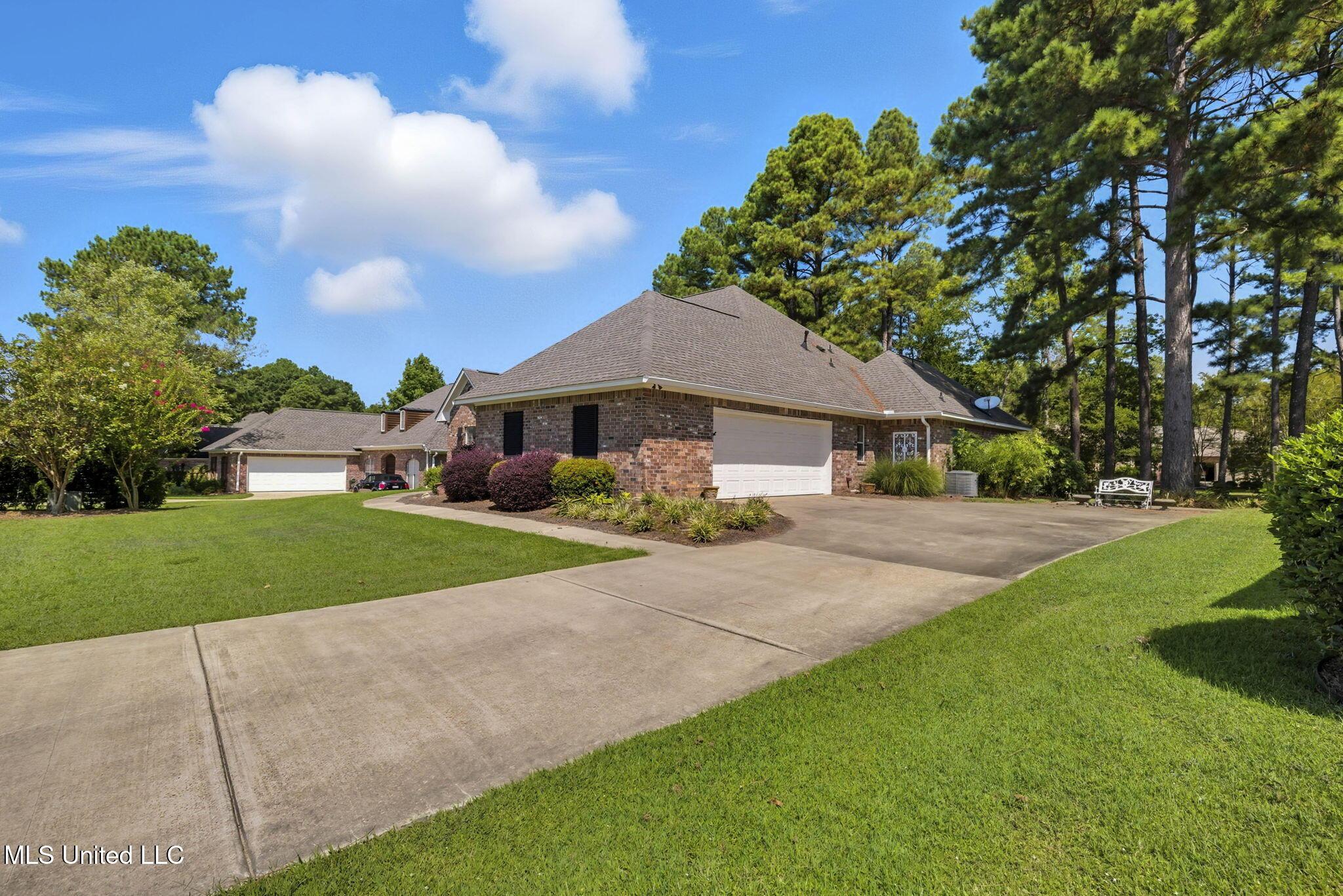 Image 4: 4-web-or-mls-124 Hartfield-4