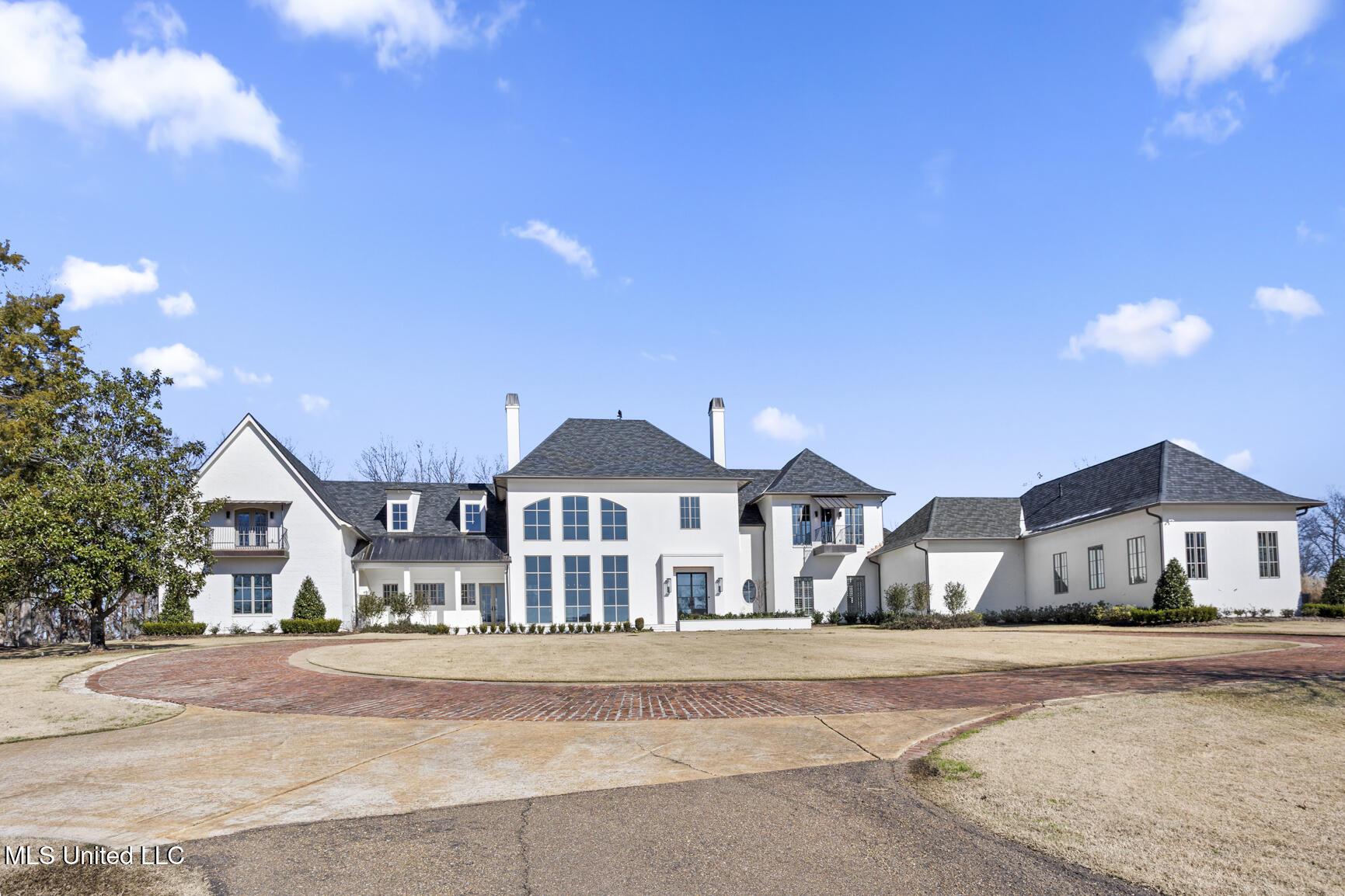 Image 2: 149 Old Farm Rd-2