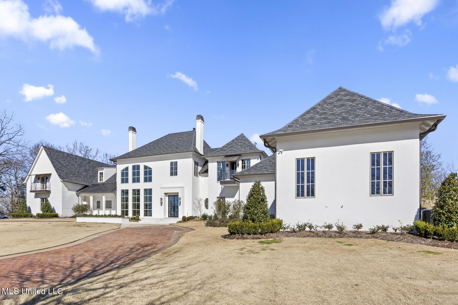 Image 4: 149 Old Farm Rd-4