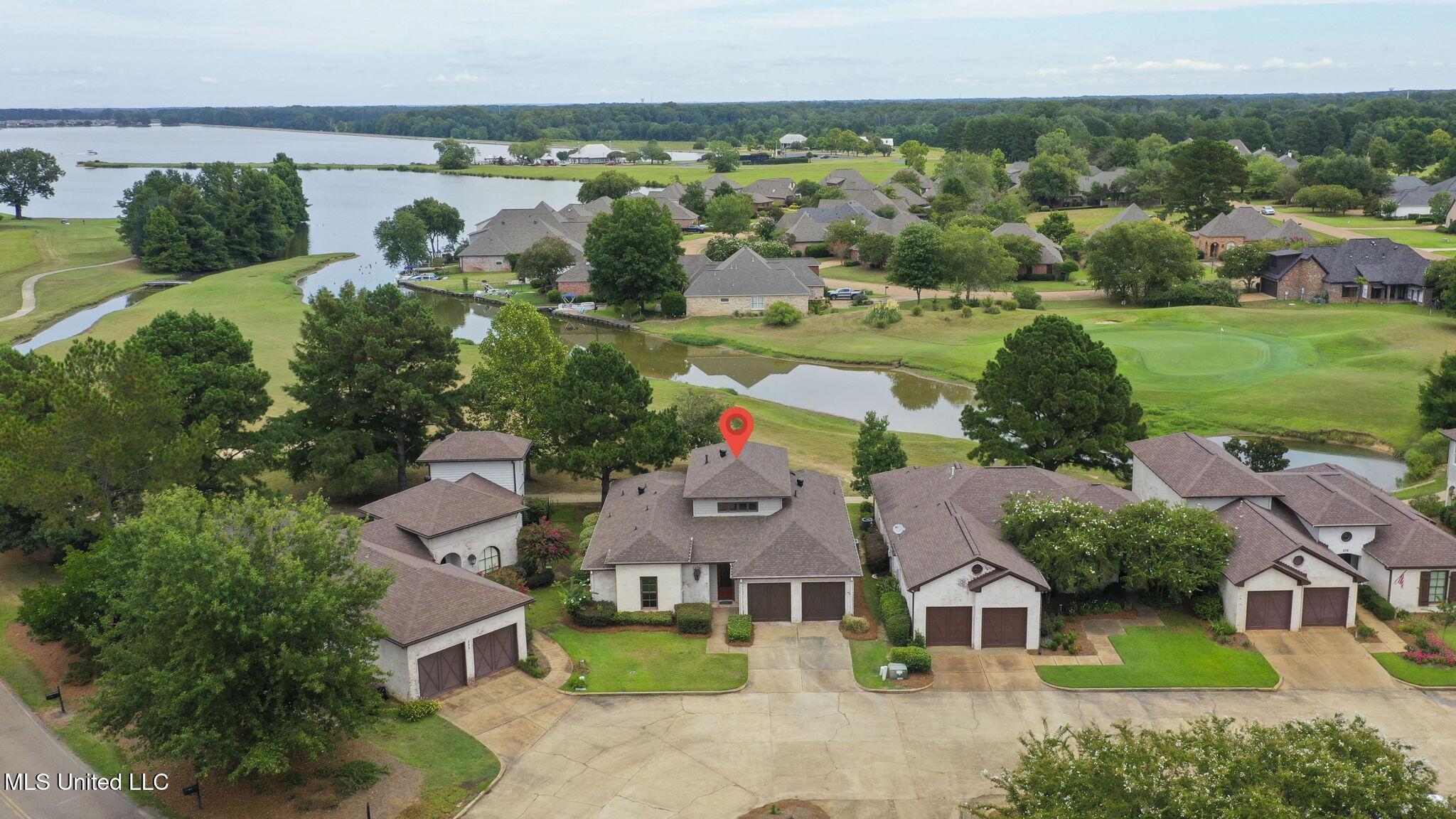 Image 3: 69-web-or-mls-284 Caroline-64a
