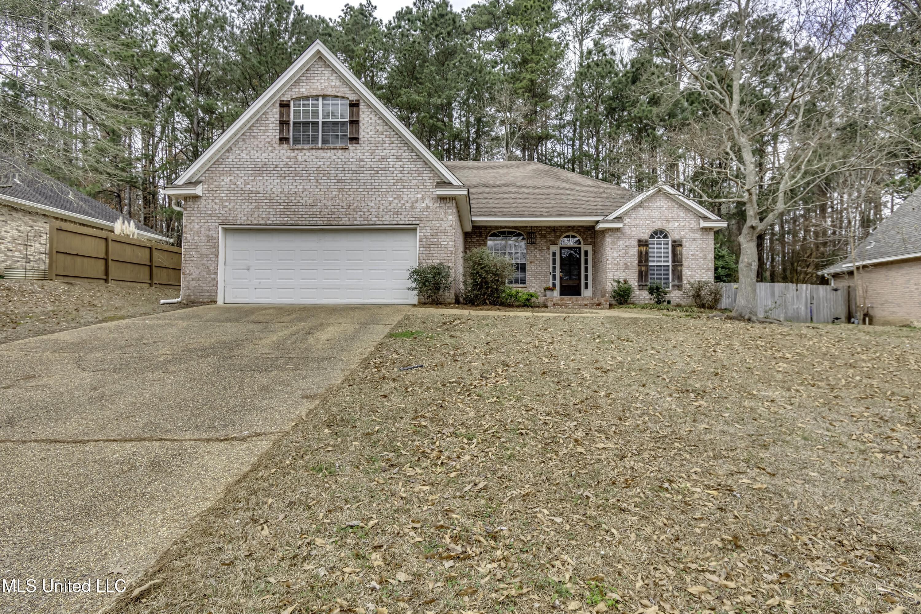 Image 2: 609 Hampshire Dr--5 - Copy