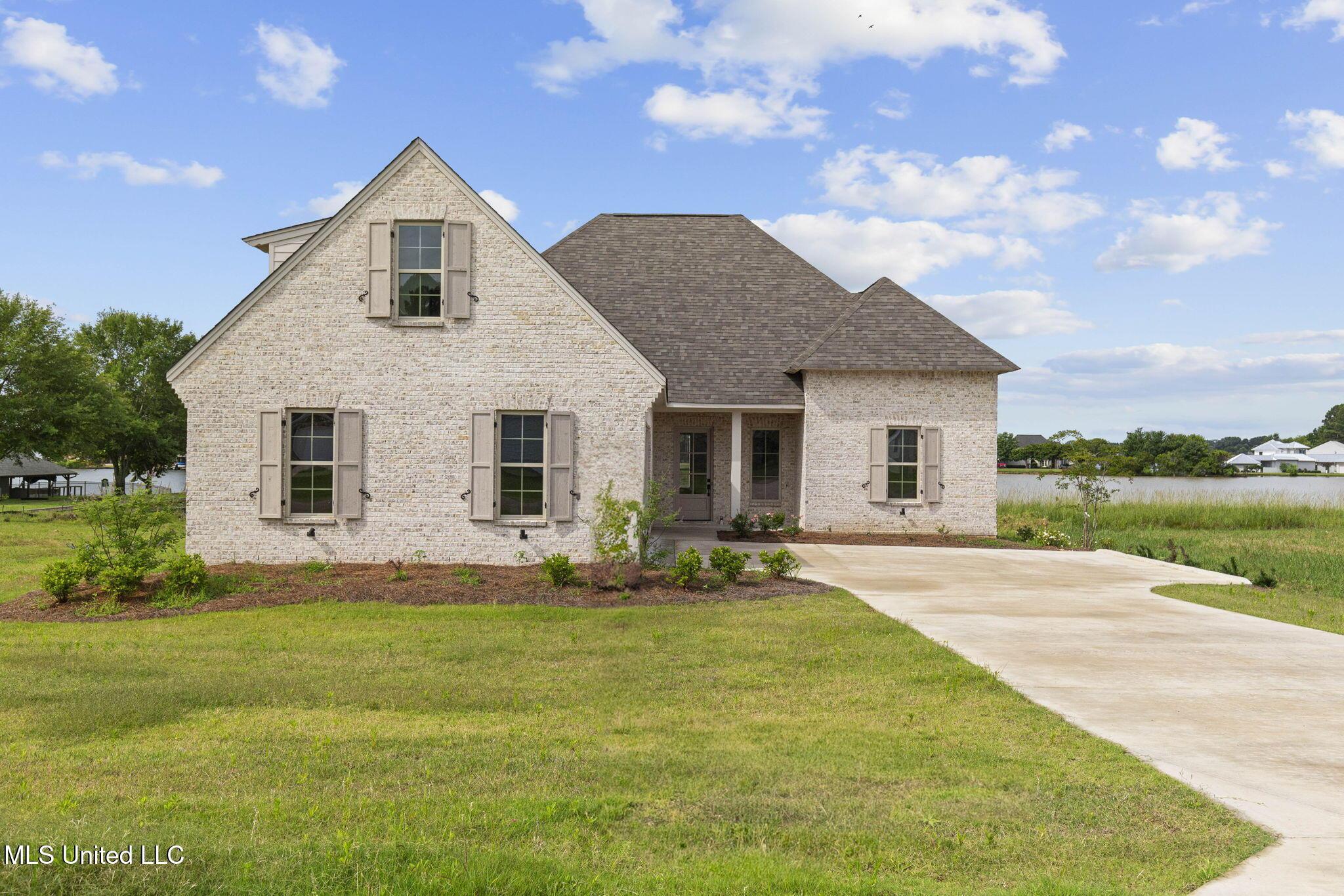 Image 1: 1-web-or-mls-103 Charleston Cv-2