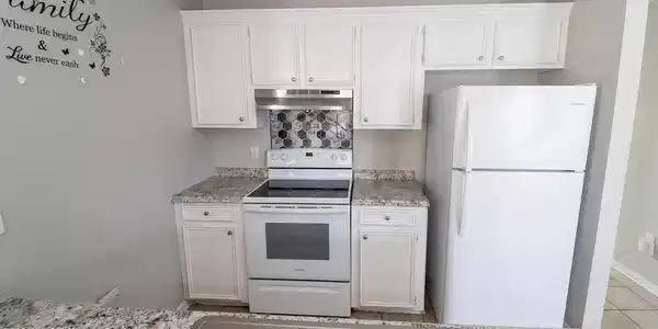 Image 2: Kitchen