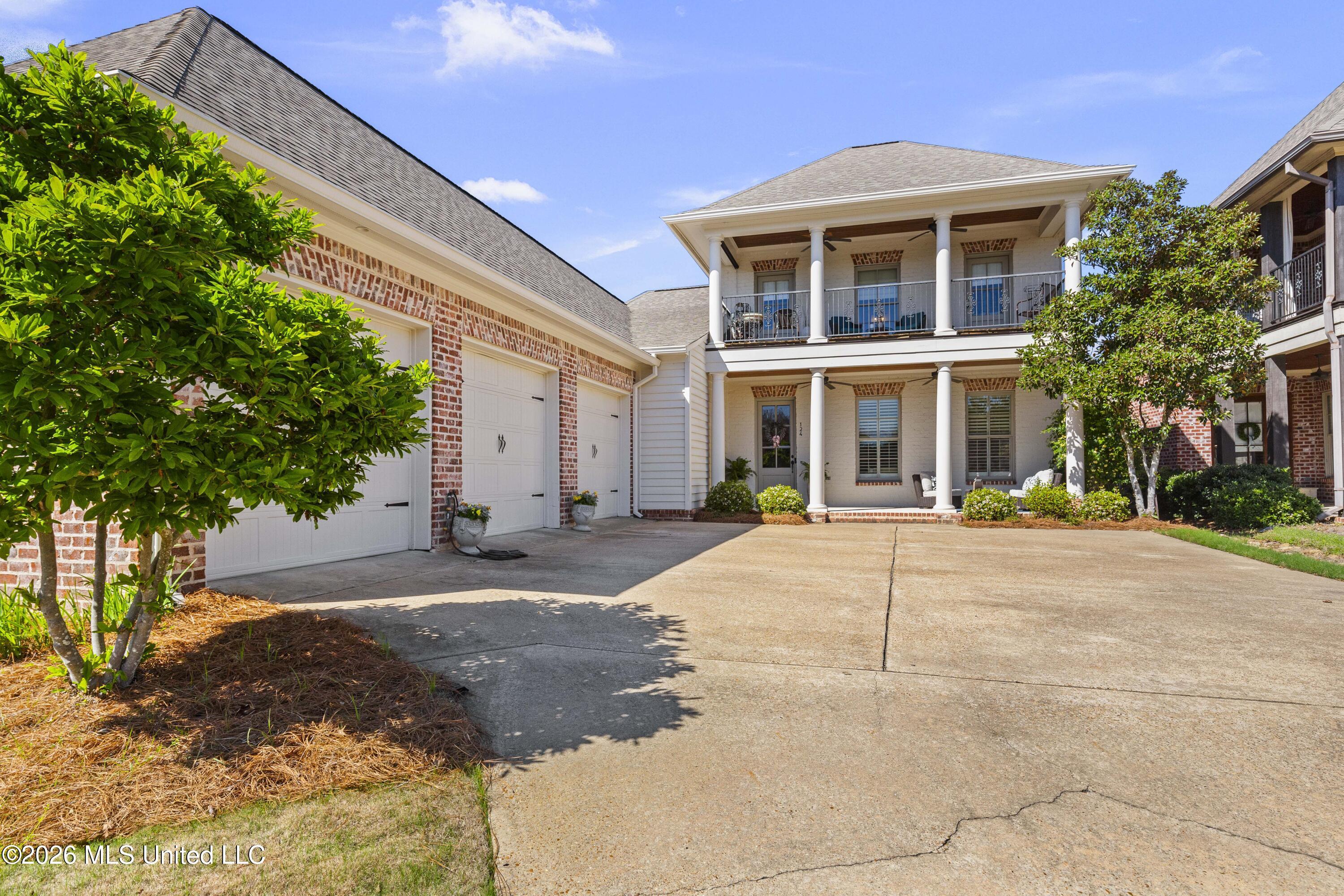 Image 1: 124 Lake Village-3