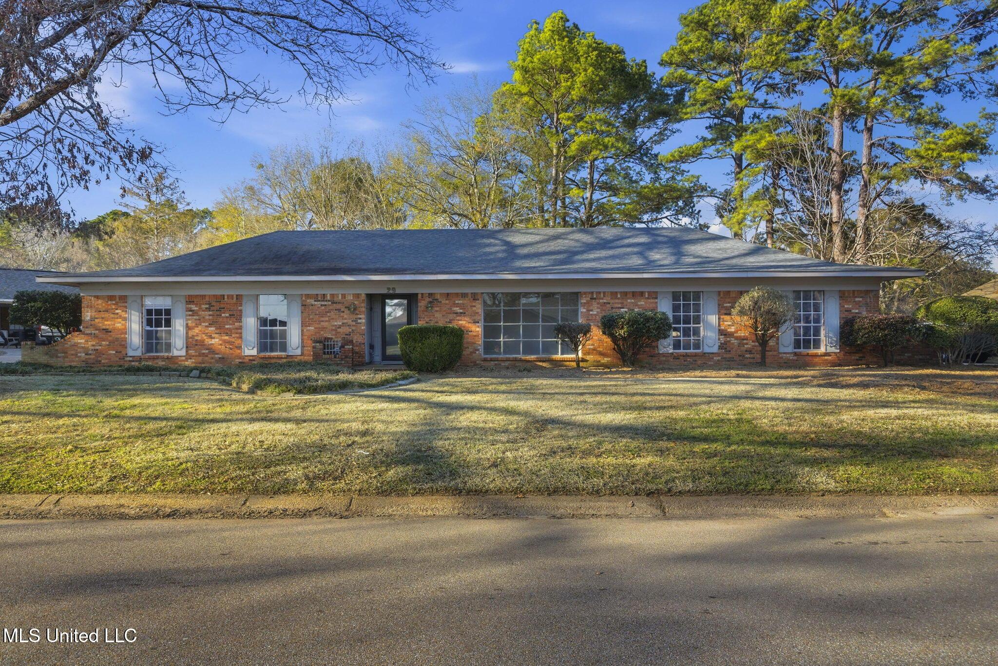 Image 3: 3-web-or-mls-29 Stonegate-3