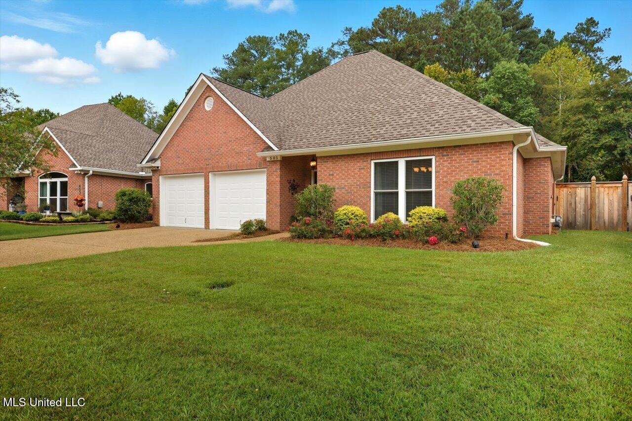 Image 2: 02-505 Spring Lake Dr _ Home Tours MS