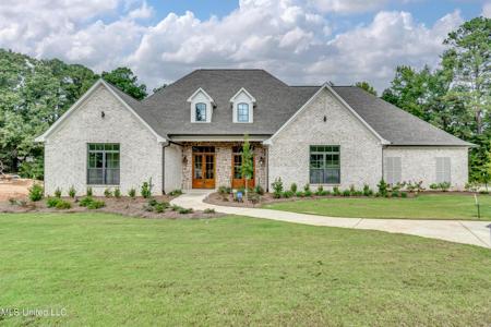 517 Central Cir