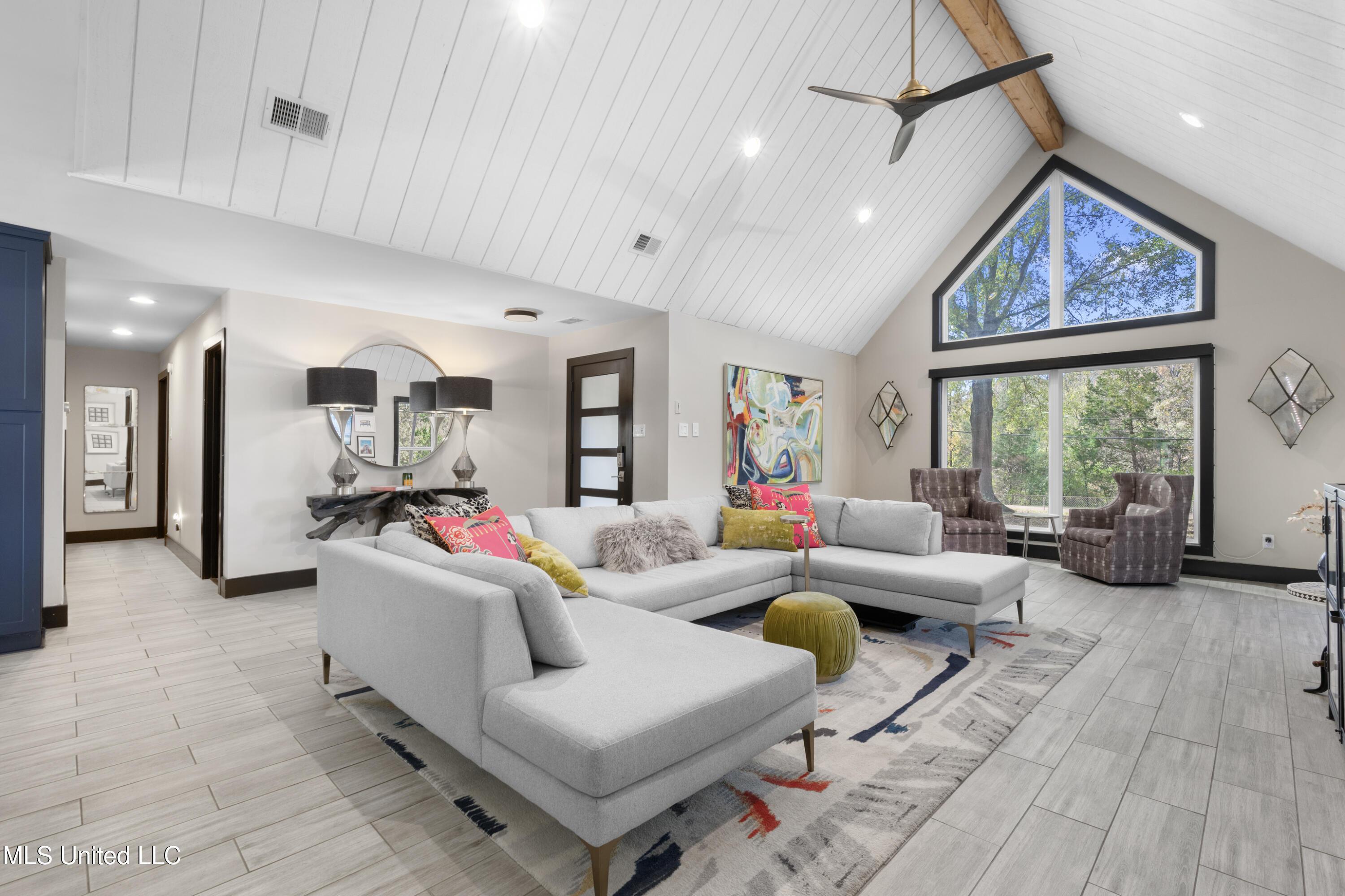 Image 2: 3854 Windermere Drive-5