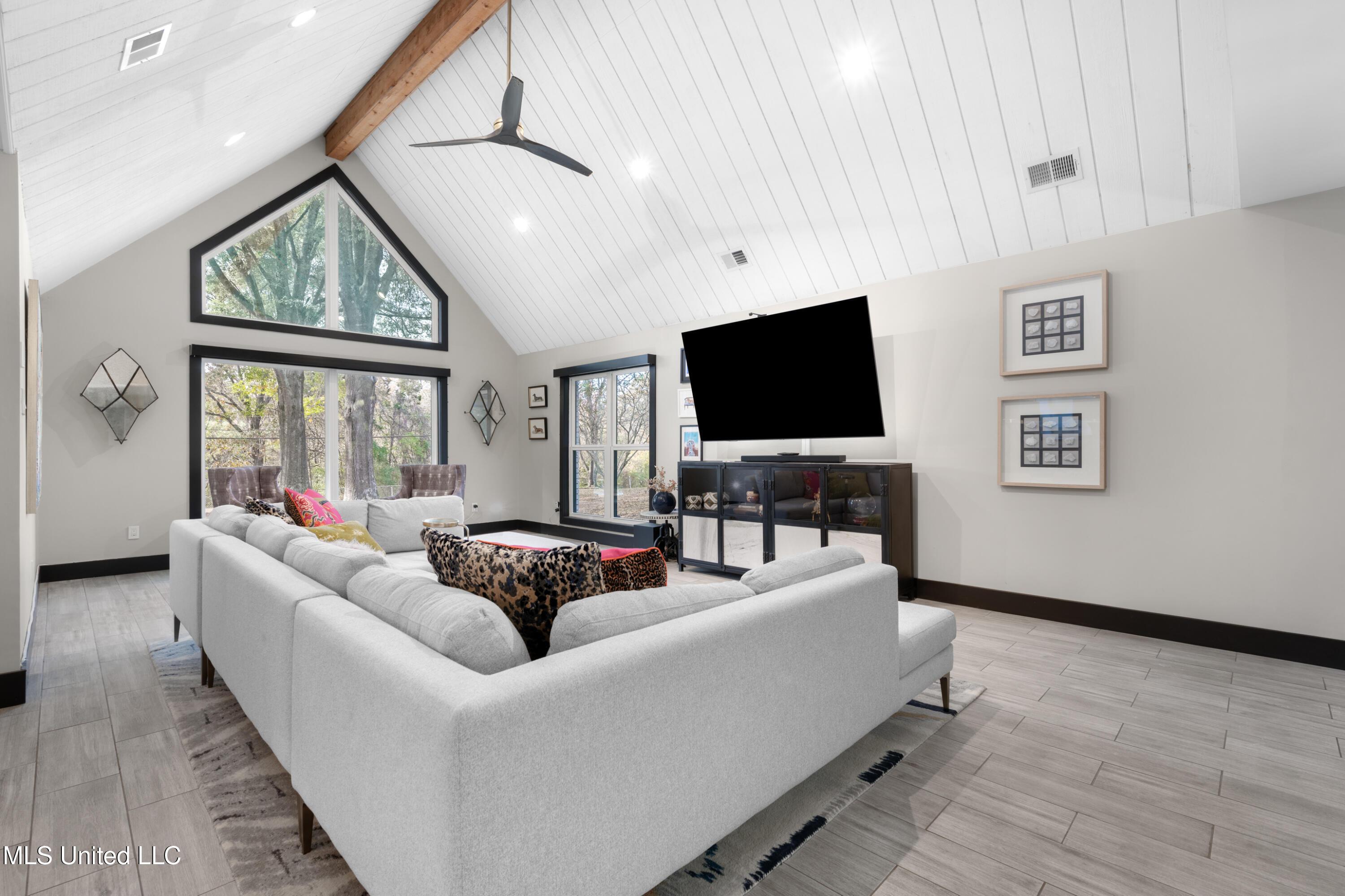 Image 3: 3854 Windermere Drive_-3