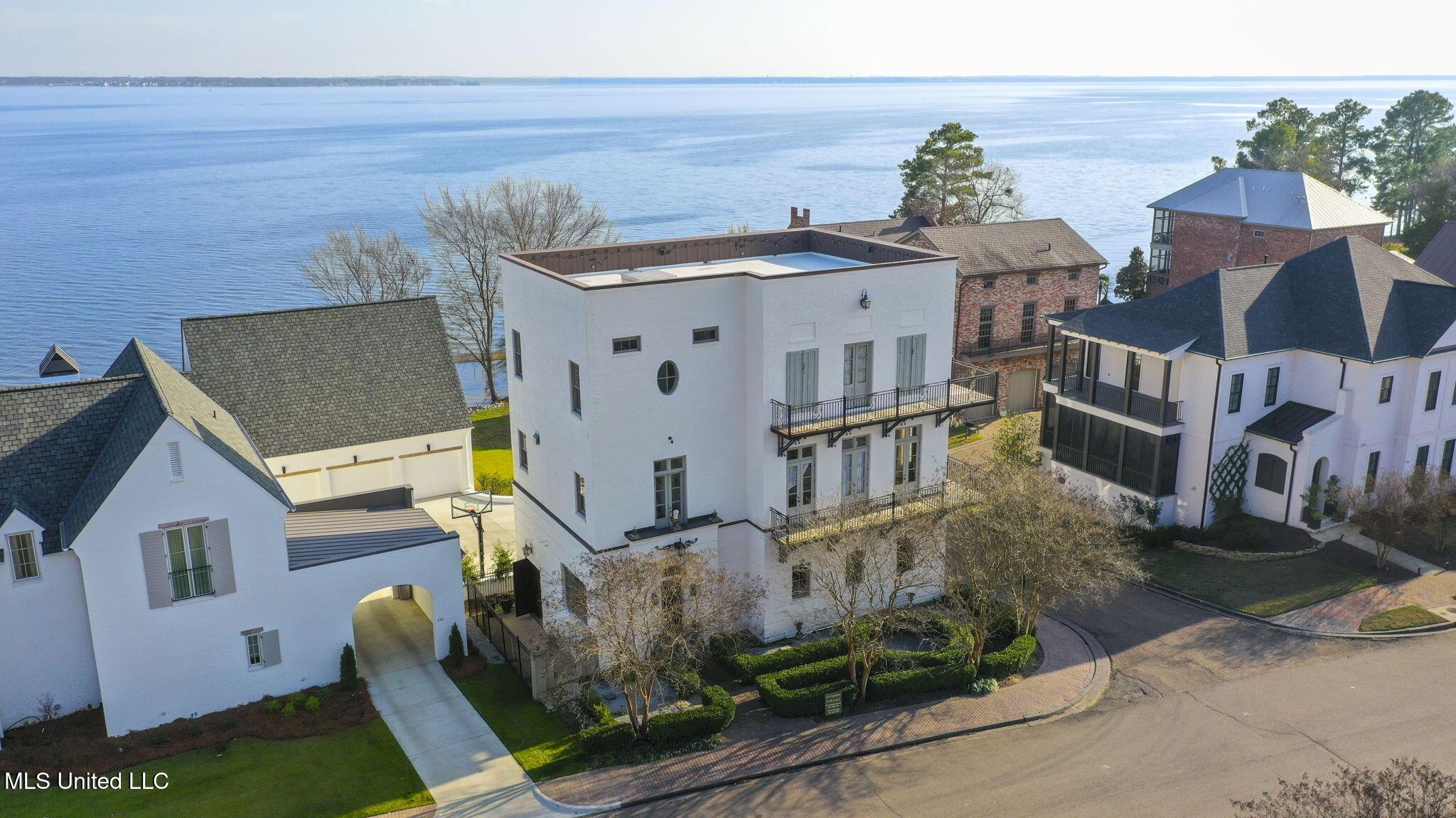 Image 2: 75-web-or-mls-104 Galvez-75