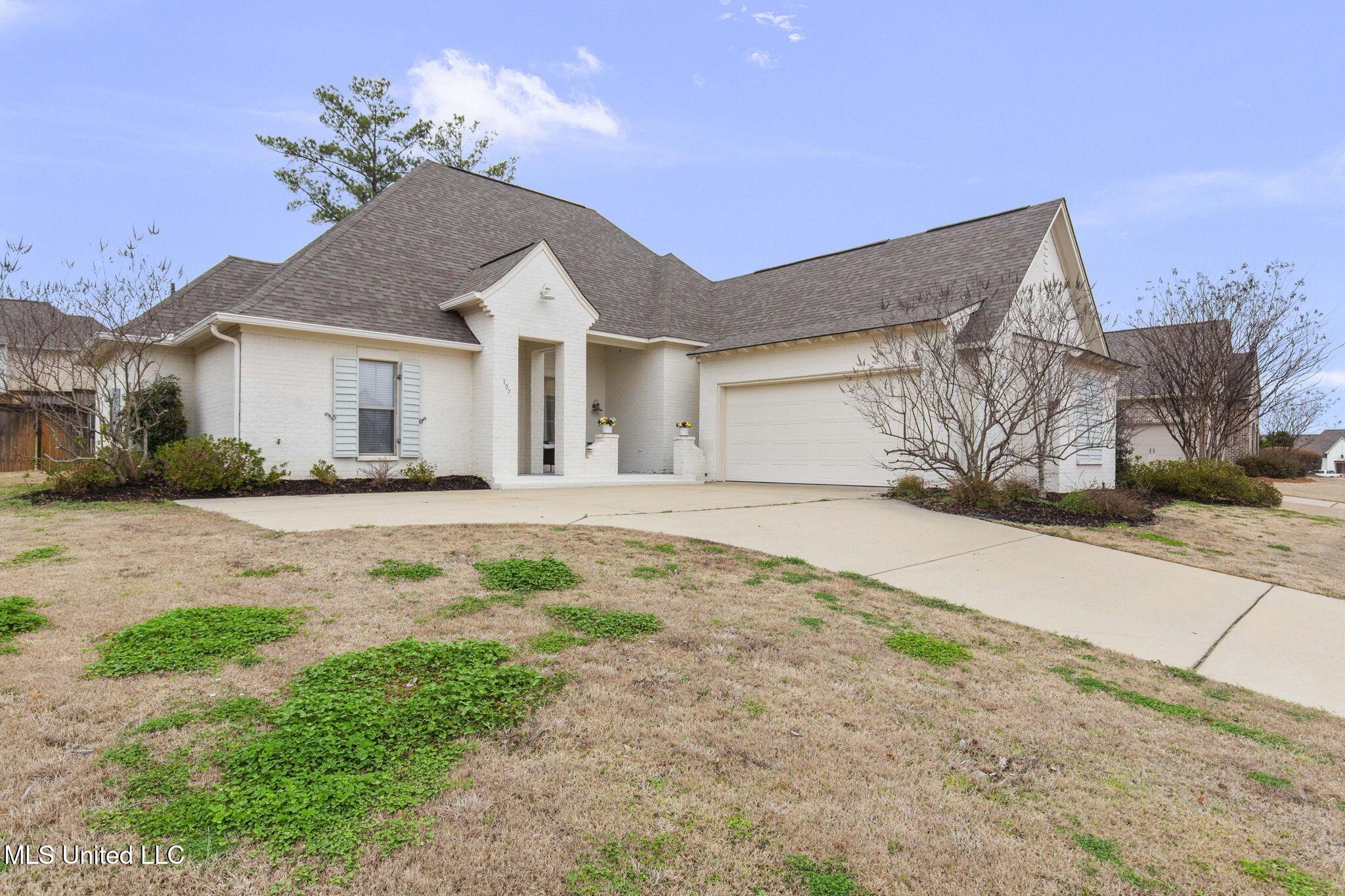 Image 4: 4-web-or-mls-107 Camden Lake Dr-4