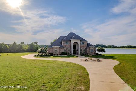 108 Chantry Lane
