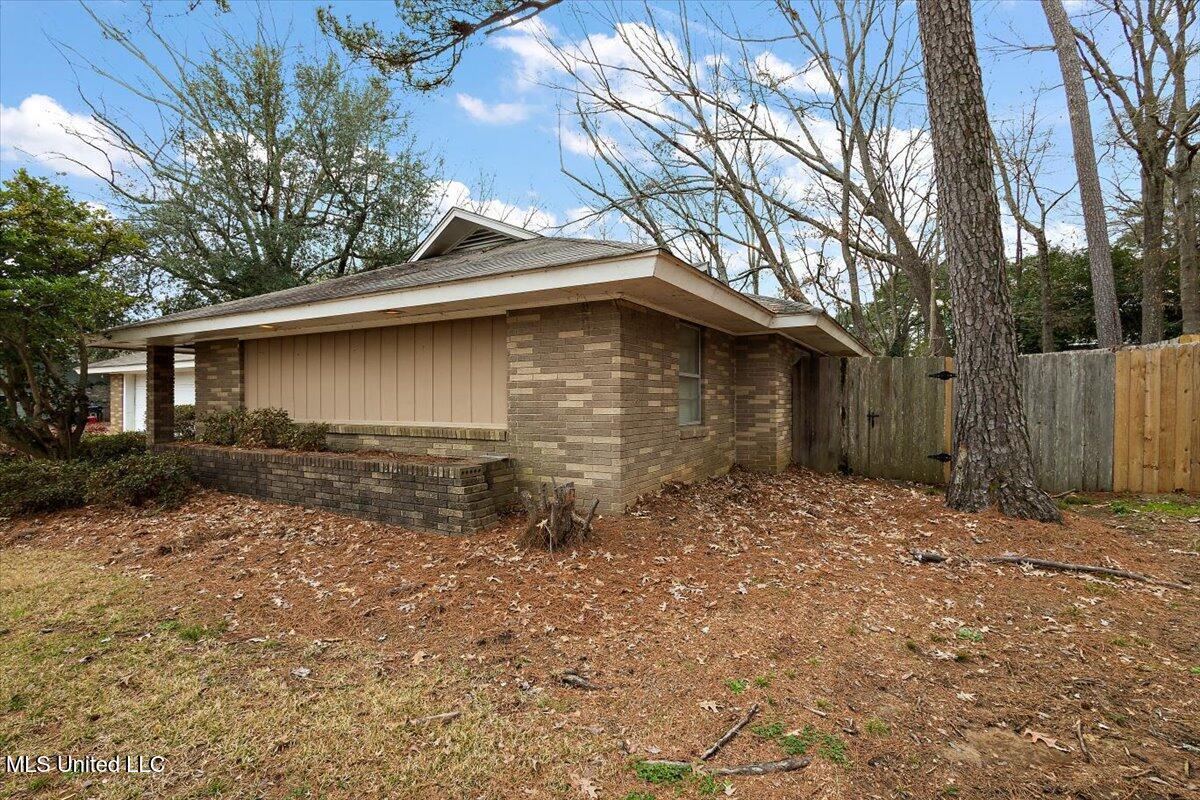 Image 2: 02-HTP_2005