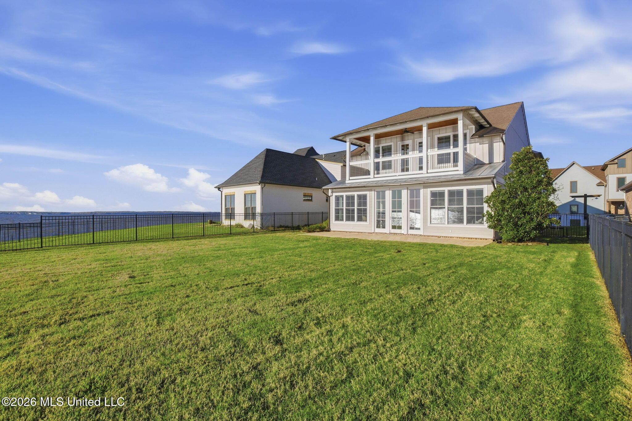 Image 3: Backyard Views