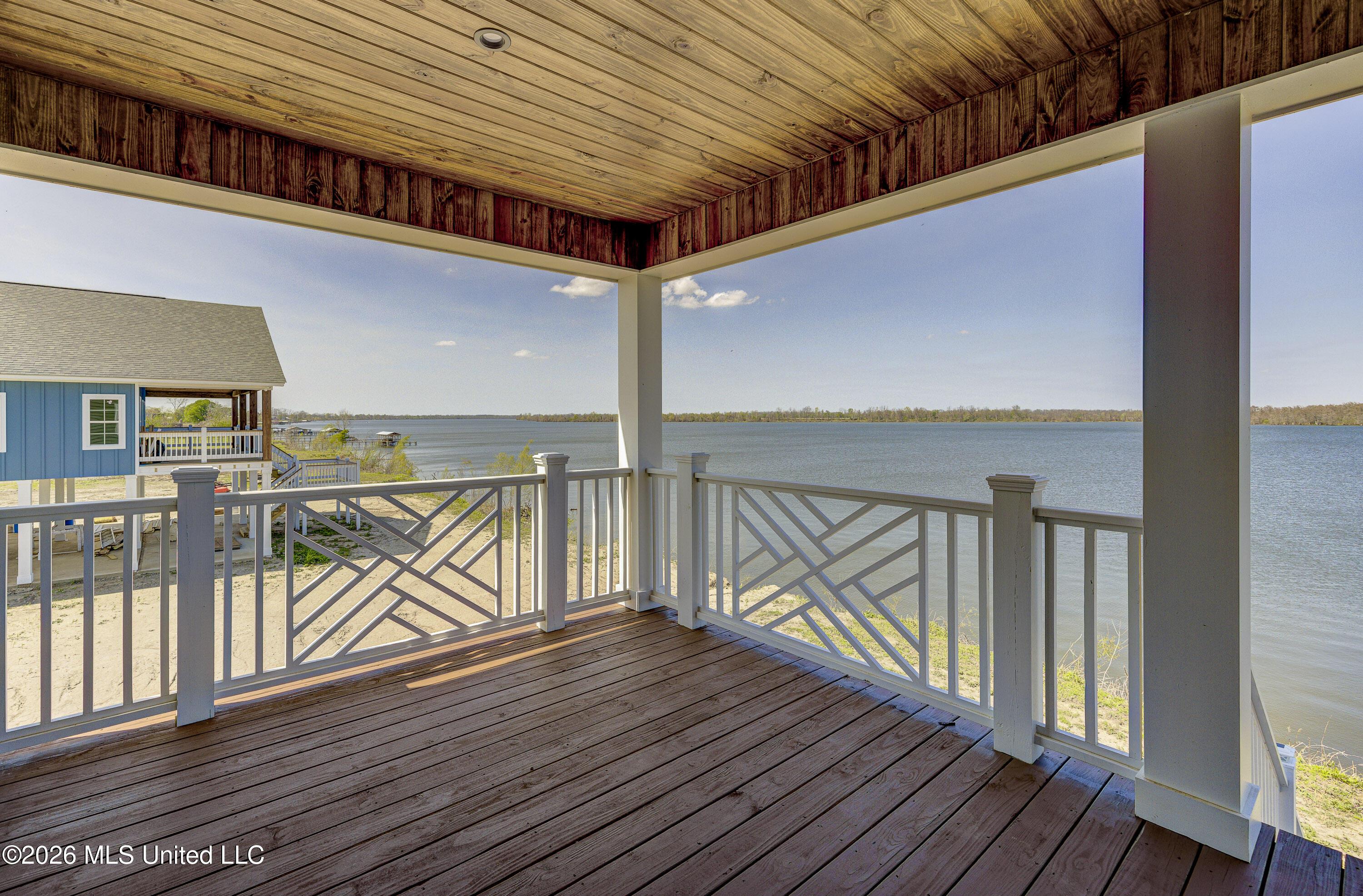 Image 3: Lakeside Front Porch 1