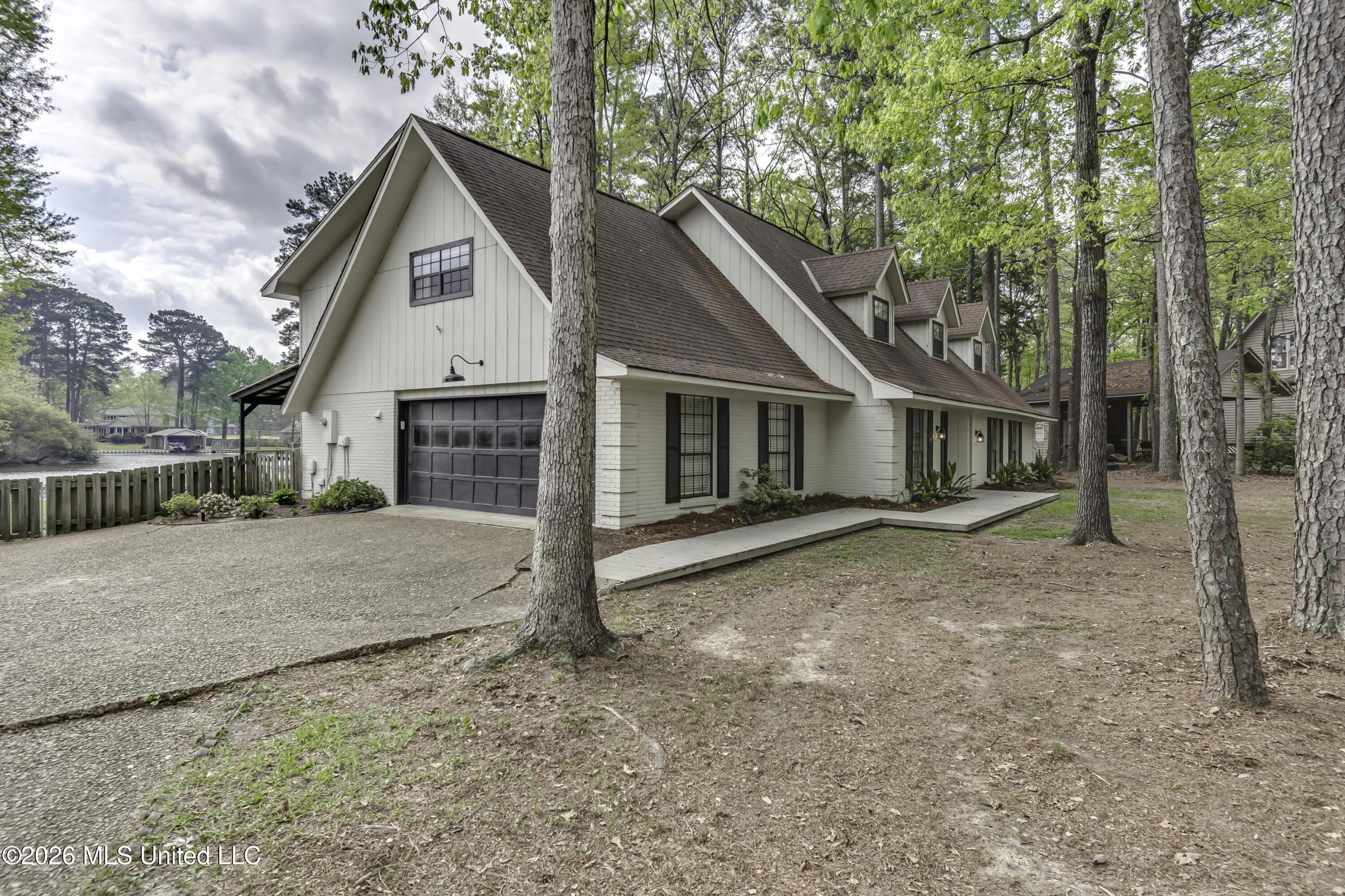 Image 2: 907 Audubon Pt Dr--8