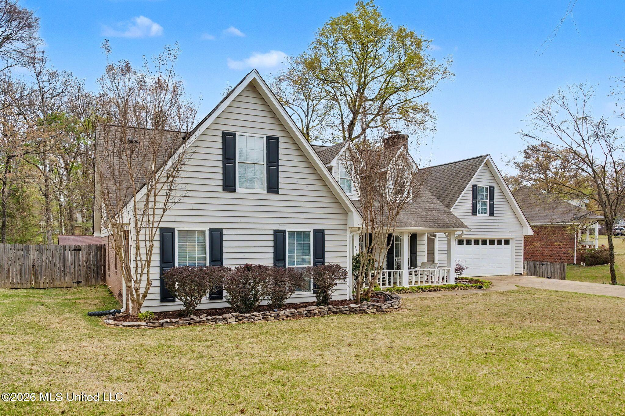 Image 3: Front View!