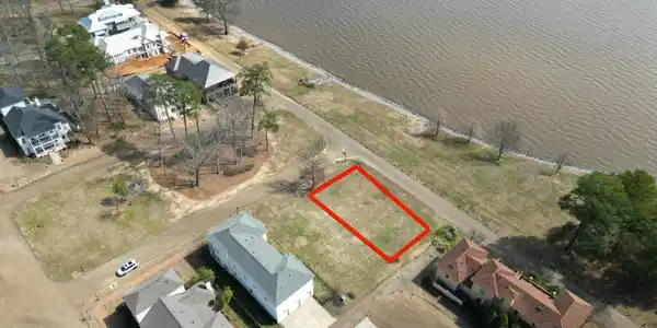 100 W Florida Boulevard