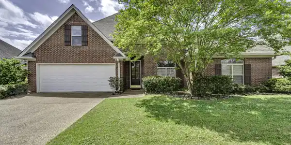 127 Eastside Drive