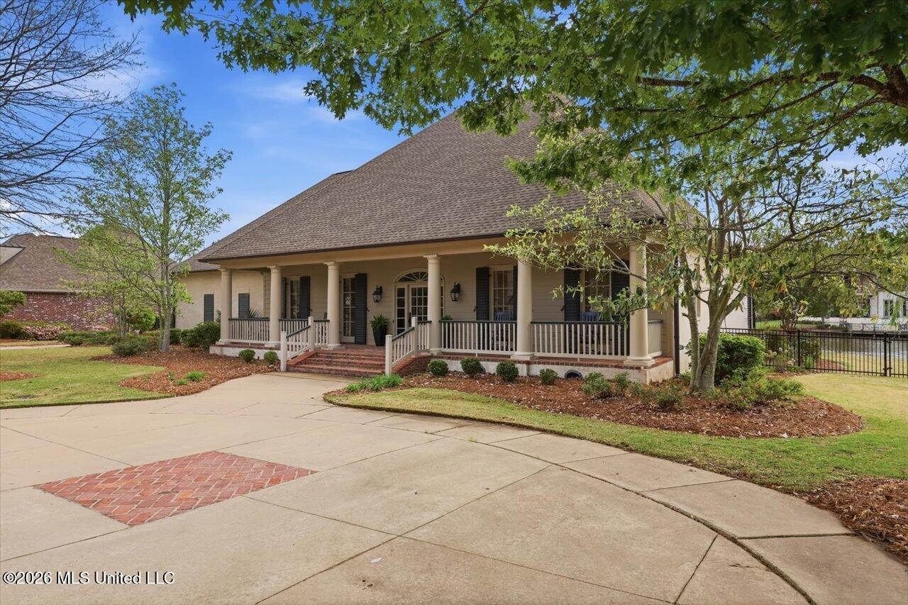 Image 1: 02-136 Chadwyck Pl _ Home Tours MS