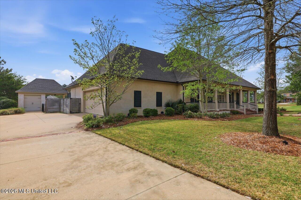 Image 4: 05-136 Chadwyck Pl _ Home Tours MS