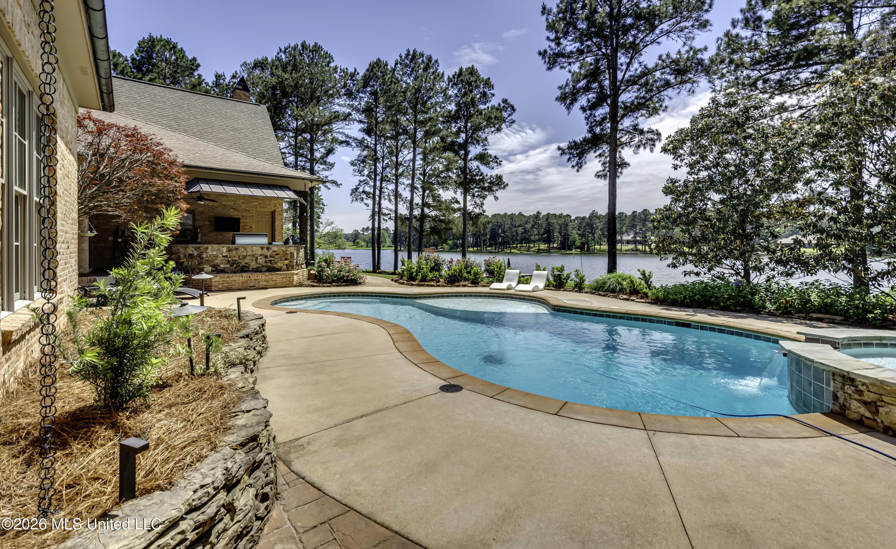 Image 4: 121 Johnstone Dr--20