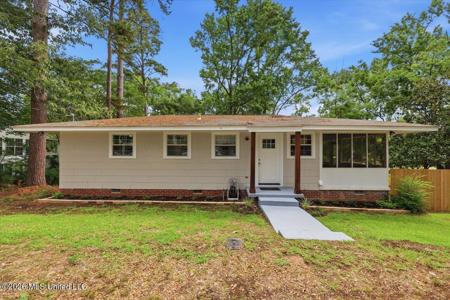 105 Willow Lane