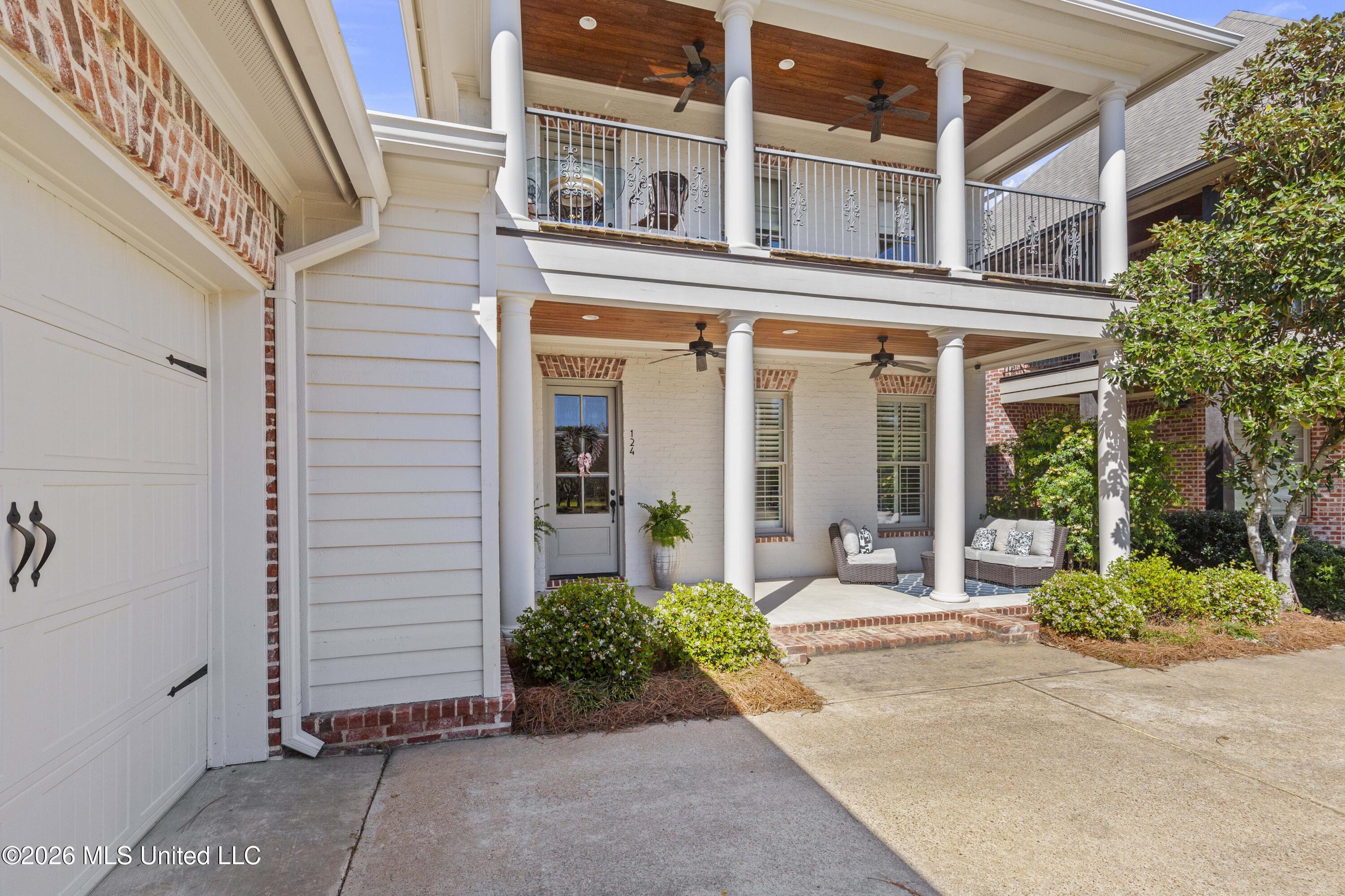 Image 2: 124 Lake Village-7