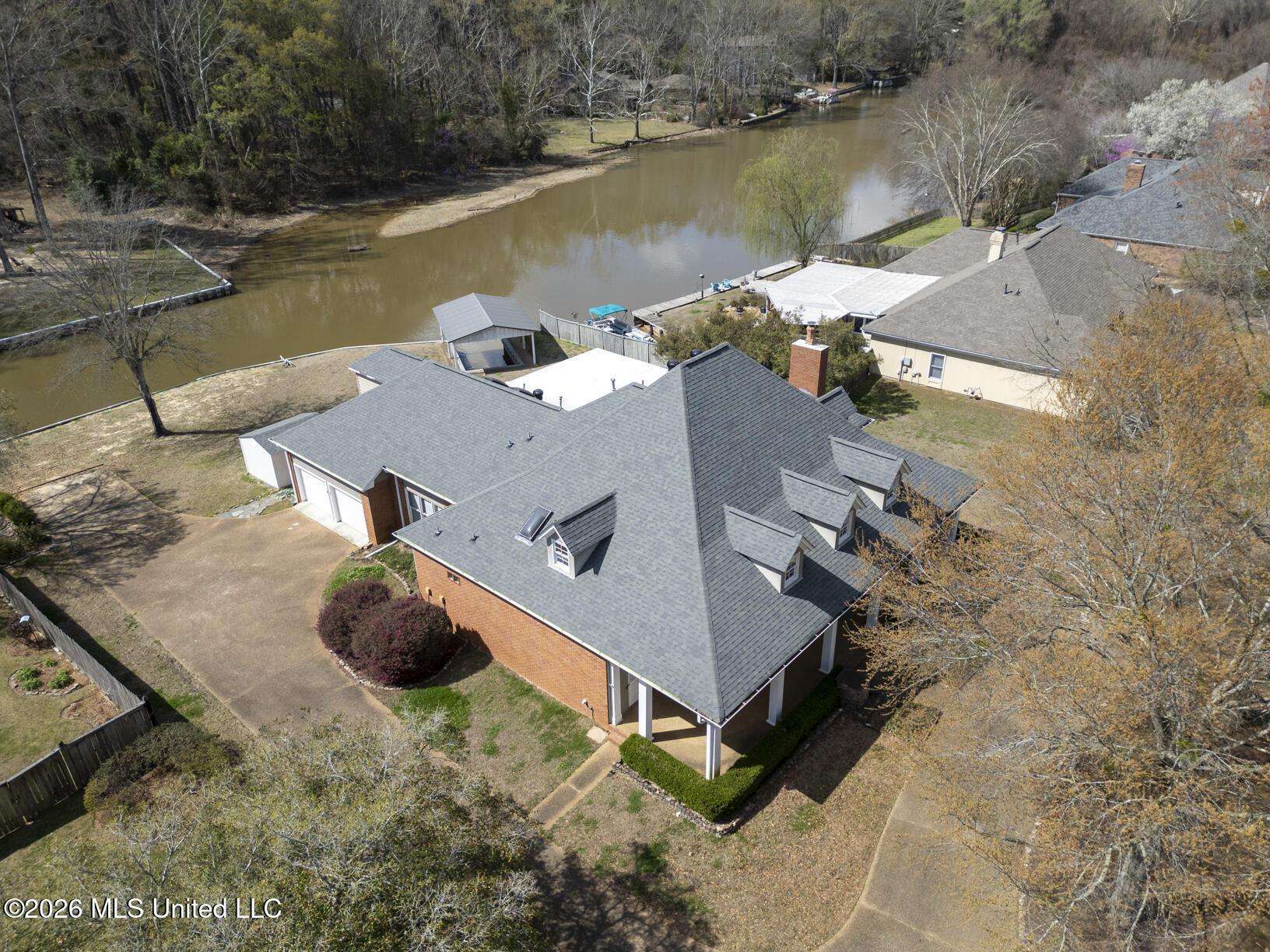 Image 2: 105 Beaver Run drone-2