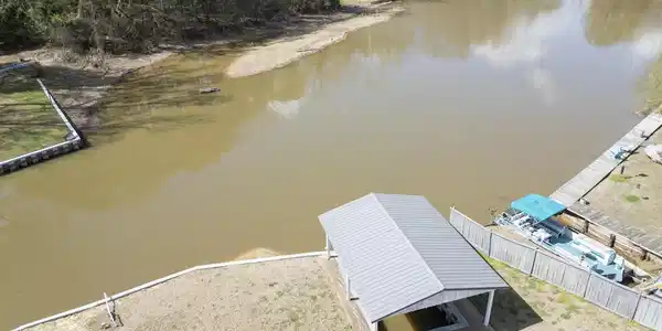 Image 3: 105 Beaver Run drone-3