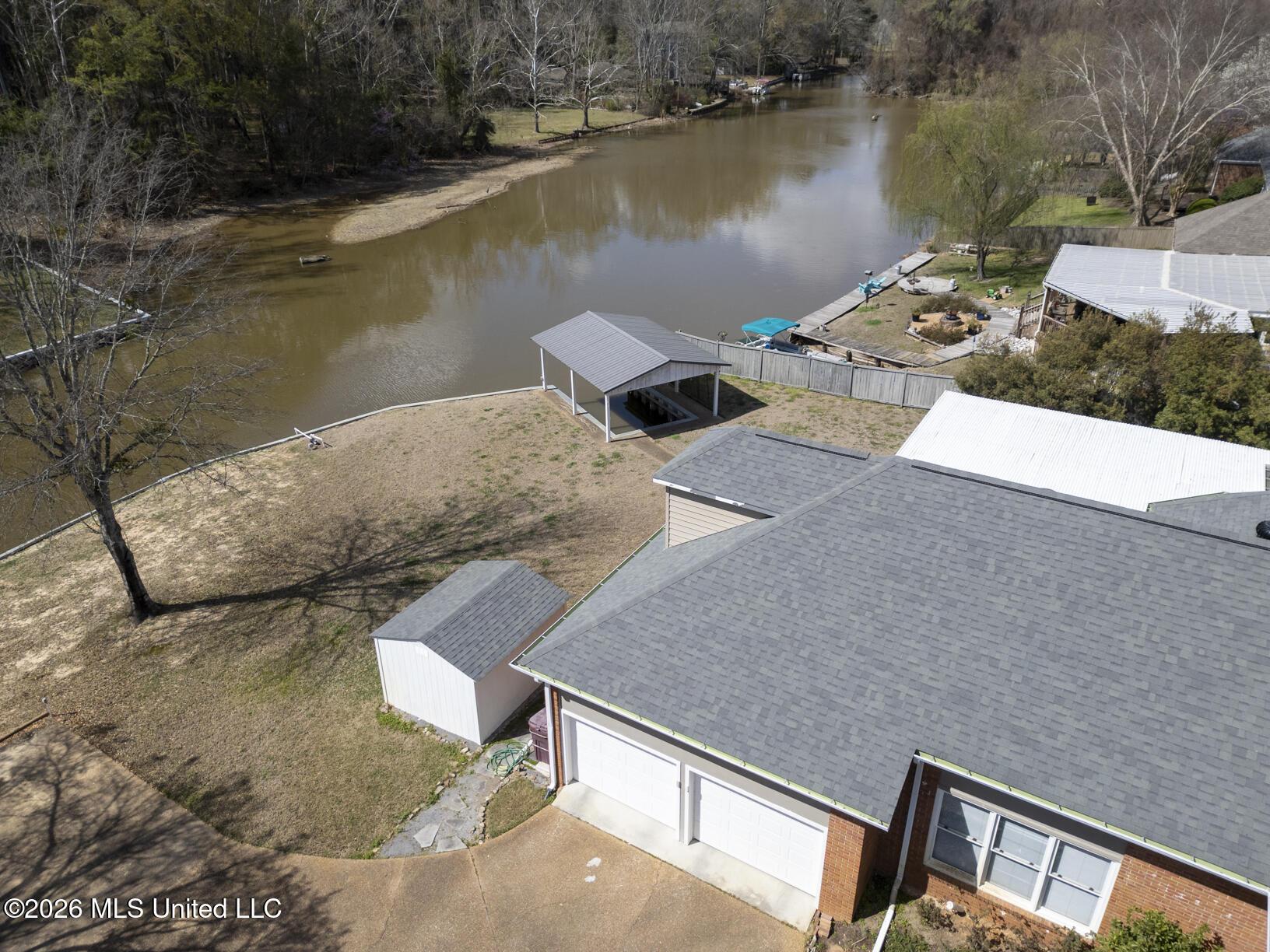 Image 4: 105 Beaver Run drone-4